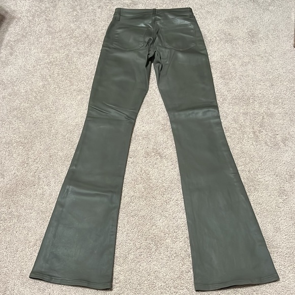 NEW w/o tags L’AGENCE coated green pants Size 25 - Picture 3 of 6